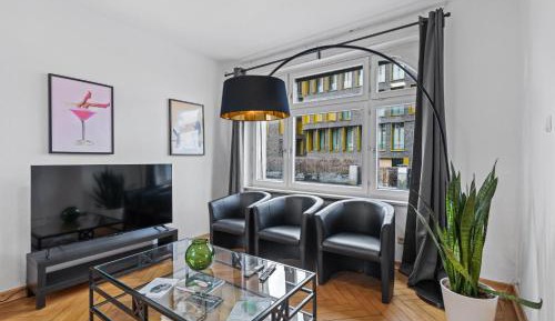 Apartment with Lake View