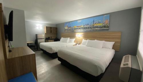 Suite with Two King Beds - Non-Smoking