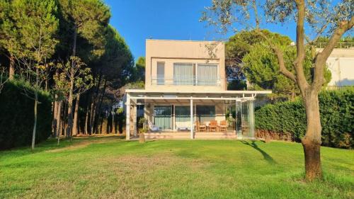 Villa - Beach Front