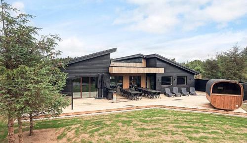 Nine-Bedroom Holiday Home