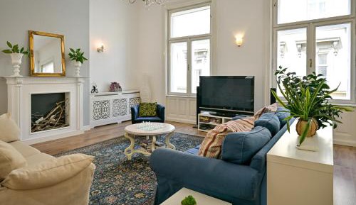 Deluxe Apartment