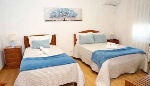 Deluxe Room (2 Adults + 1 Child)