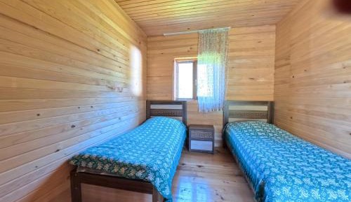 Standard Twin Room with Mountain View