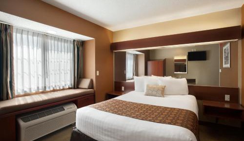 Queen Room - Non-Smoking