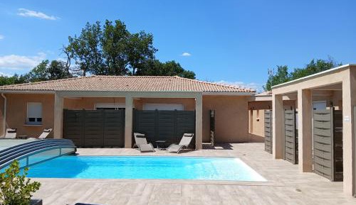 One-Bedroom Apartment with Terrace