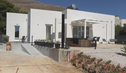 Villa with Garden View