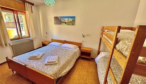 Quadruple Room with Private Bathroom