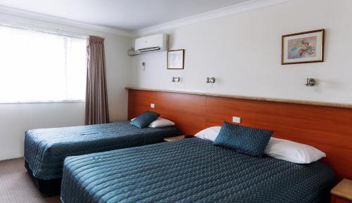 Standard Queen Room (Upstairs)