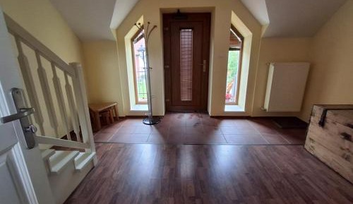 Four-Bedroom Apartment with Balcony 