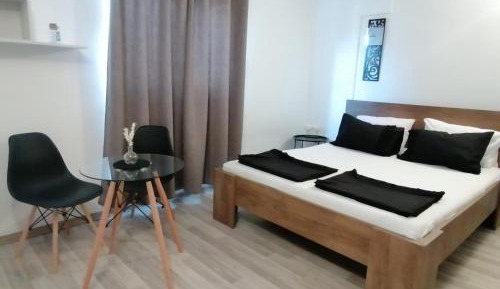 One-Bedroom Apartment with Terrace