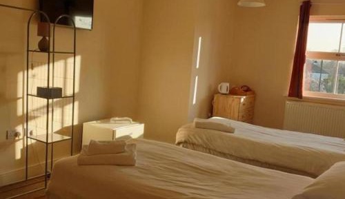 Standard Twin Room