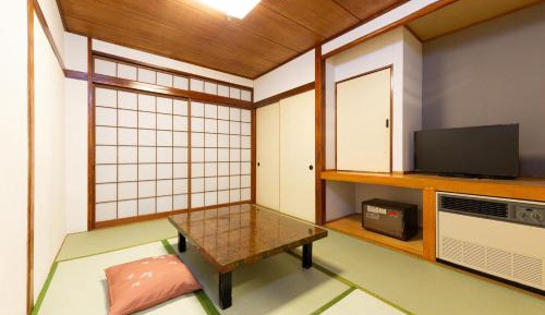 Economy Triple Room