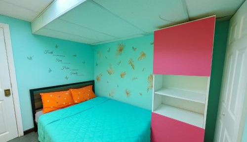 Queen Room with Shared Bathroom