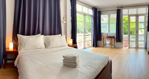 Deluxe Double Room (2 Adults + 1 Child)