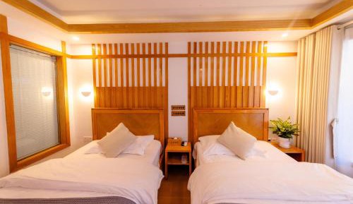 Twin Room with Private Bathroom