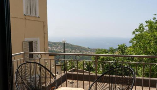 One-Bedroom Apartment with View