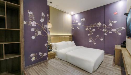 Queen Room