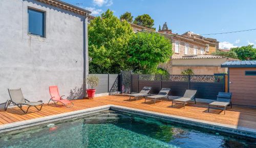 Superior One-Bedroom Apartment