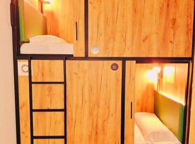 Single capsule in shared room