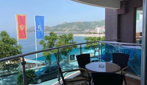 One-Bedroom Apartment with Sea View (2 Adults)