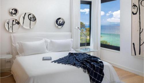 Three-Bedroom Vacation Home 