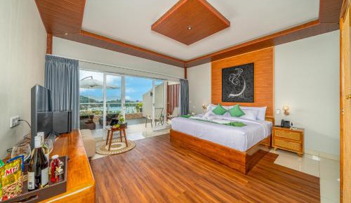 Deluxe King Suite