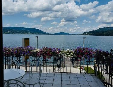 Double Room with Balcony and Lake View