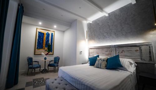 Two-Bedroom Deluxe Apartment with Balcony
