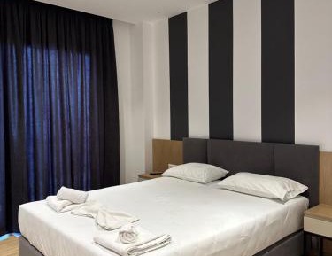 Superior Double or Twin Room with Side Sea View