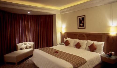 Deluxe Room with Queen or Twin bed