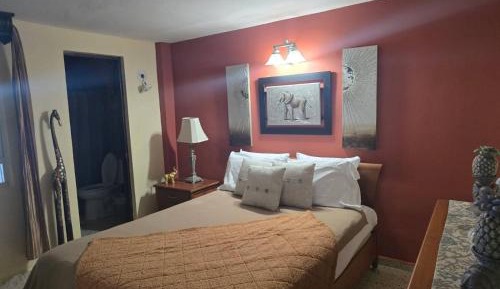 Deluxe Room (2 Adults + 1 Child)