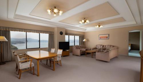 Classic Deluxe Suite with Ocean/Sea View