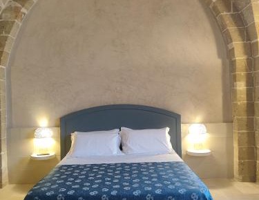 Deluxe Room (2 Adults + 1 Child)