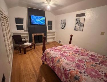 Queen Room