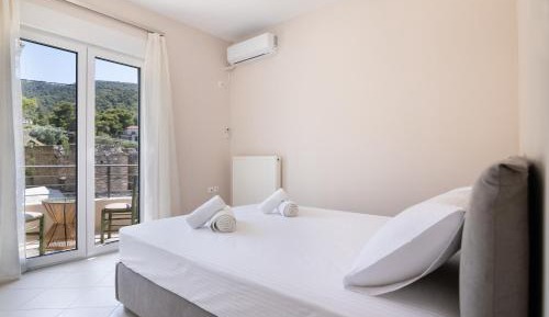 One-Bedroom Apartment with Balcony and Mountain View  