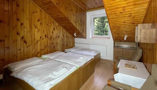 Triple Room with Private Bathroom