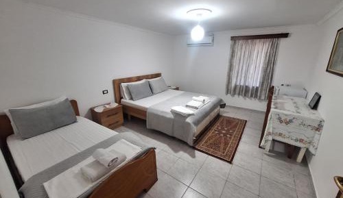 Triple Room with Private Bathroom