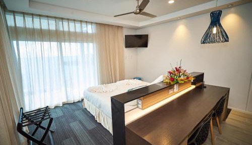 Deluxe King Room