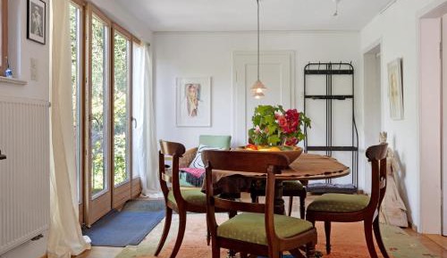 Superior One-Bedroom Apartment
