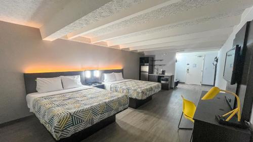 Queen Room with Two Queen Beds - Disability Access - Roll In Shower