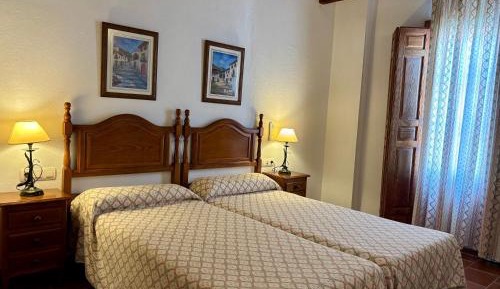 Twin Room with Private Bathroom
