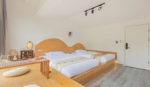 Superior Double or Twin Room with Mountain View