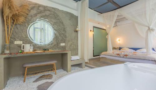 Deluxe Double Room with Bath