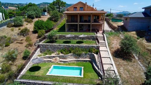 Seven-Bedroom House