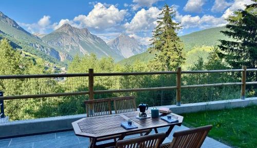 Two-Bedroom Apartment with Garden View