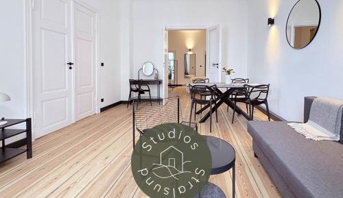 Deluxe One-Bedroom Apartment with City View