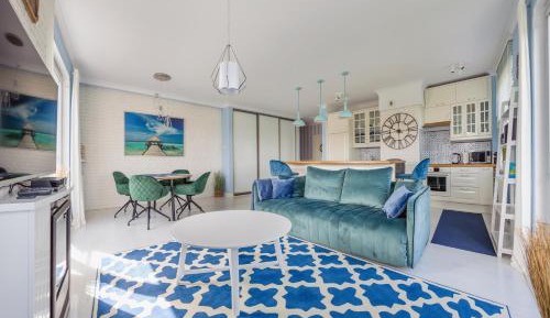 One-Bedroom Apartment with Balcony
