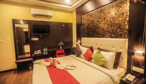 Deluxe Queen Room
