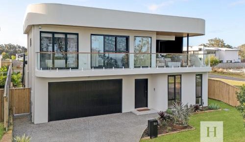 Four-Bedroom Holiday Home