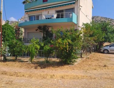 Classic Two-Bedroom Family Apartment with Sea View